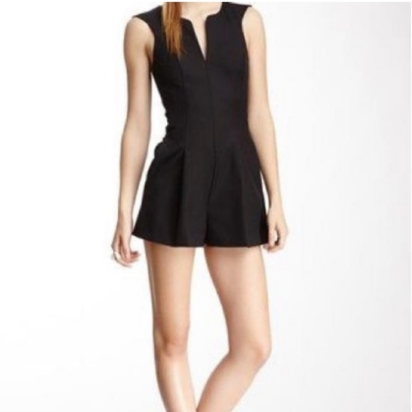 French Connection Split Neck Romper - sz 6 - Picture 1 of 3